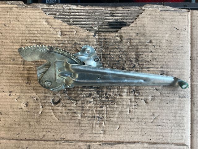 bontott SUZUKI SX4 Jobb hátsó Ablakemelő Szerkezet (Mechanikus)