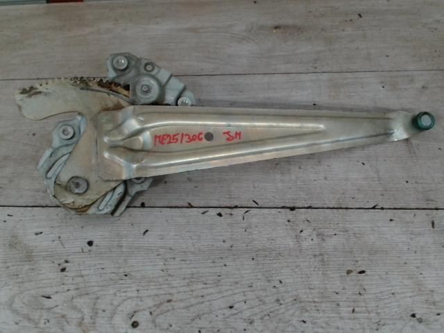 bontott SUZUKI SX4 Jobb hátsó Ablakemelő Szerkezet (Mechanikus)