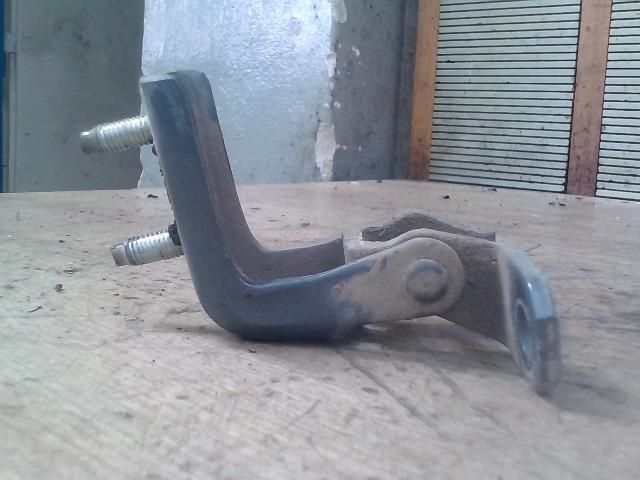 bontott SUZUKI SX4 Jobb hátsó Alsó Zsanér