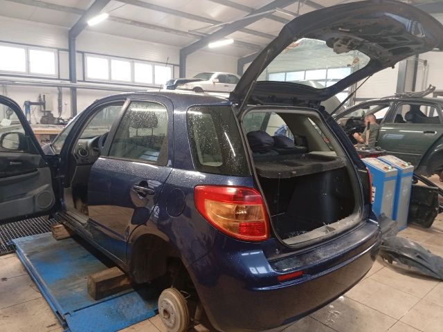 bontott SUZUKI SX4 Jobb hátsó Dobbetét (Kerékjárati, Műanyag)