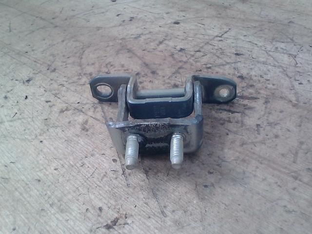 bontott SUZUKI SX4 Jobb hátsó Felső Zsanér