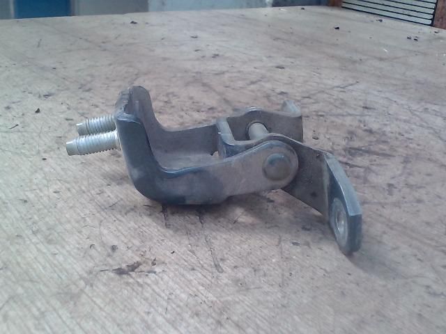 bontott SUZUKI SX4 Jobb hátsó Felső Zsanér