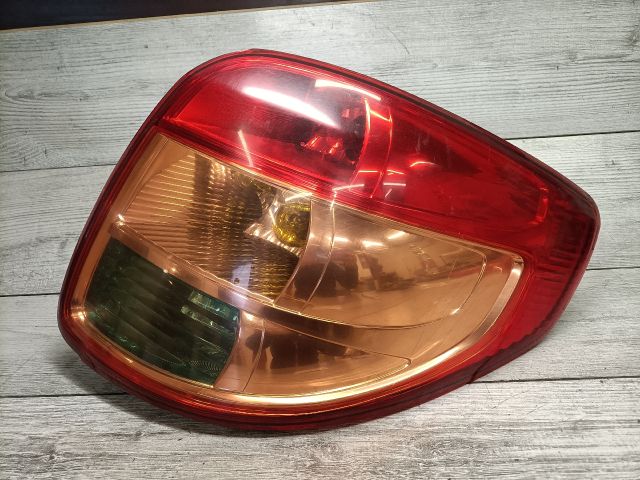 bontott SUZUKI SX4 Jobb Hátsó Lámpa