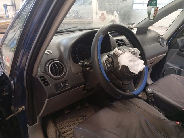 bontott SUZUKI SX4 Jobb Hátsó Lámpa