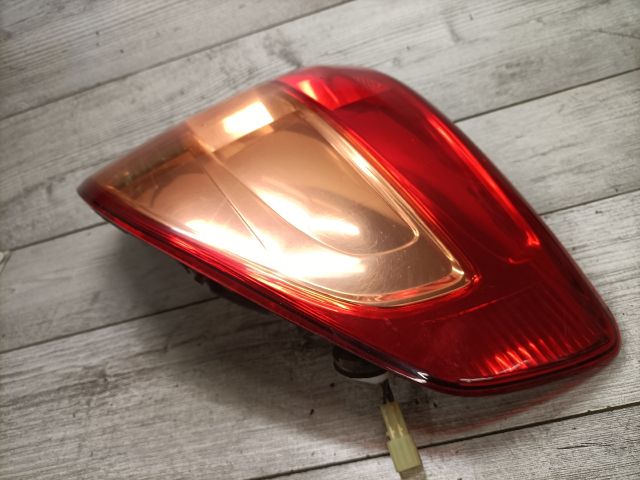 bontott SUZUKI SX4 Jobb Hátsó Lámpa
