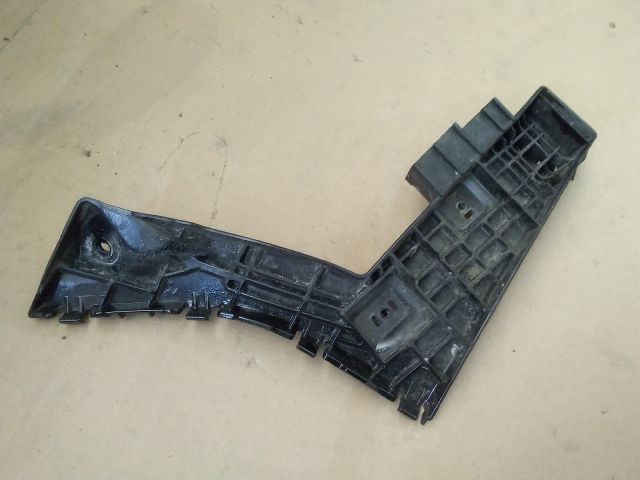 bontott SUZUKI SX4 Jobb hátsó Lökhárító Tartó (Műanyag)