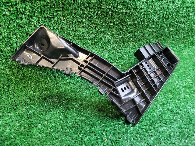 bontott SUZUKI SX4 Jobb hátsó Oldal Lökhárító Tartó (Műanyag)