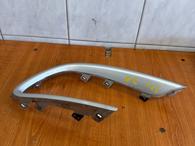 bontott SUZUKI SX4 Jobb Ködfényszóró Lámpakeret