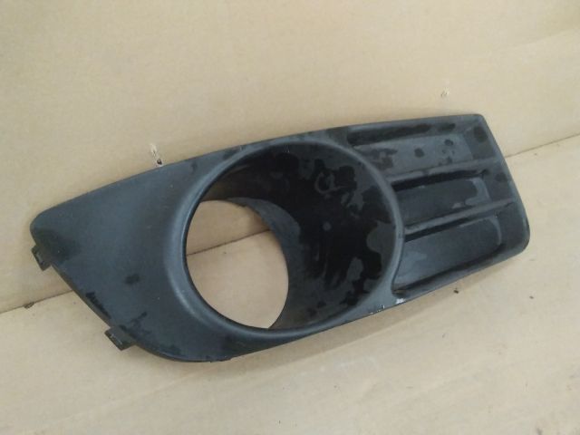 bontott SUZUKI SX4 Jobb Ködlámpa Rács