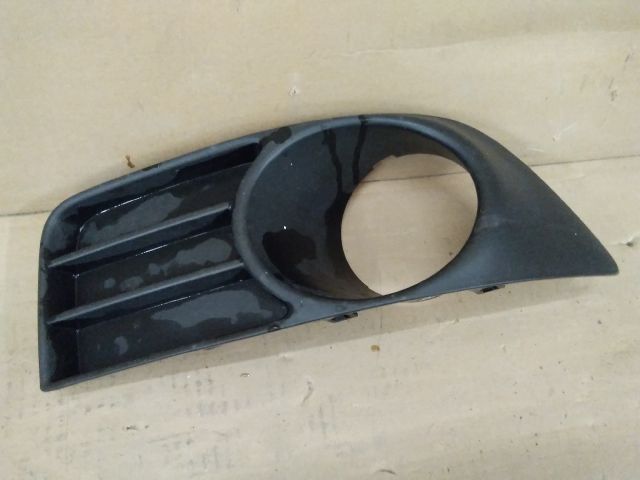 bontott SUZUKI SX4 Jobb Ködlámpa Rács