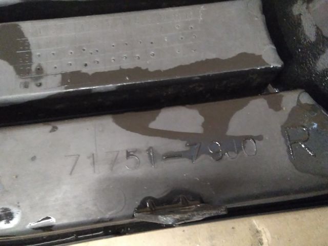 bontott SUZUKI SX4 Jobb Ködlámpa Rács