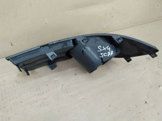 bontott SUZUKI SX4 Jobb Ködlámpa Rács