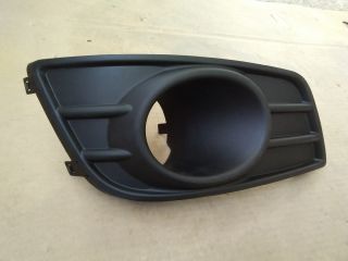 bontott SUZUKI SX4 Jobb Ködlámpa Rács