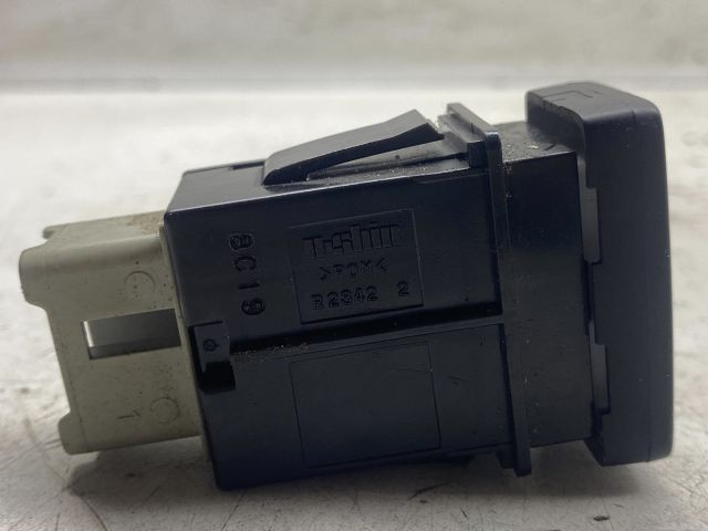 bontott SUZUKI SX4 Kapcsoló (Magában)