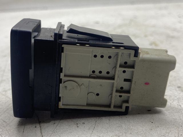 bontott SUZUKI SX4 Kapcsoló (Magában)