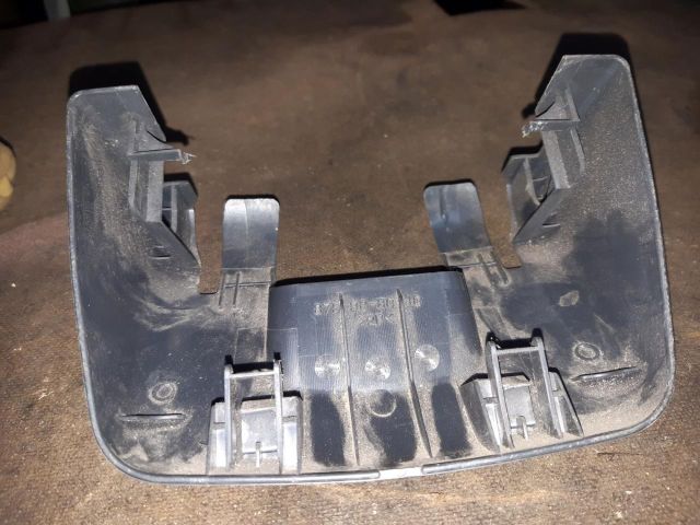 bontott SUZUKI SX4 Kormányközép Burkolat