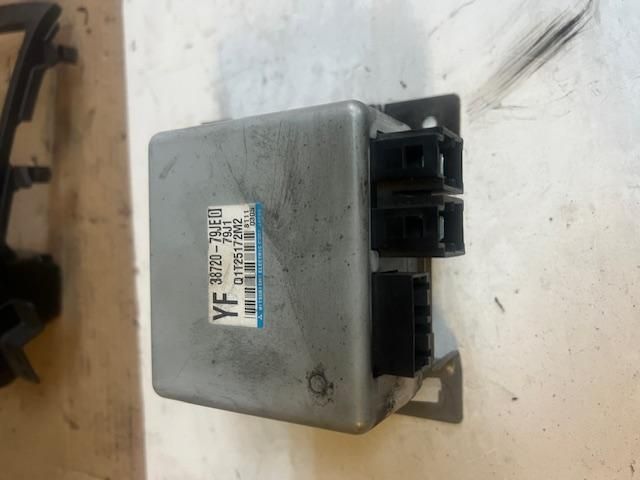 bontott SUZUKI SX4 Kormányoszlop Vezérlő