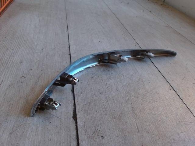 bontott SUZUKI SX4 Középkonzol Keret