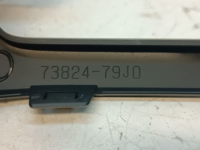 bontott SUZUKI SX4 Középkonzol Keret