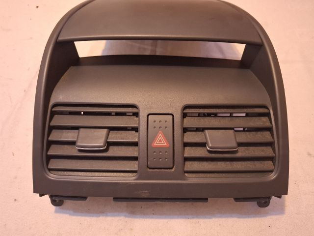 bontott SUZUKI SX4 Középső Szellőző