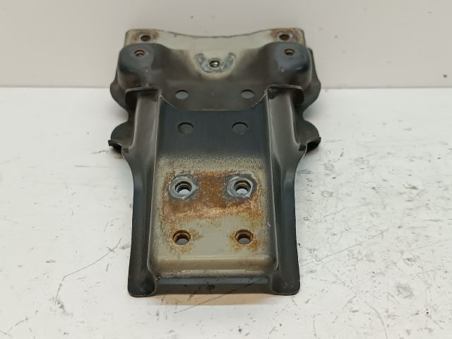 bontott SUZUKI SX4 Motorháztető Zár Tartó Konzol