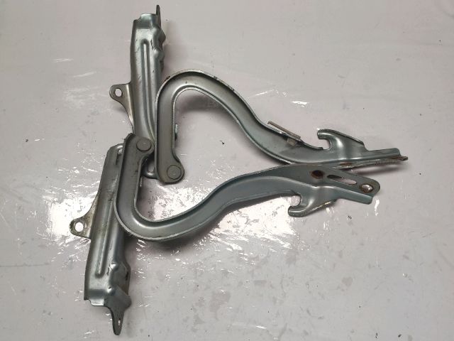 bontott SUZUKI SX4 Motorháztető Zsanér Pár