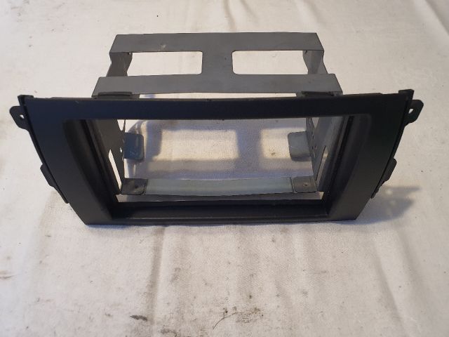 bontott SUZUKI SX4 Rádió / CD Keret