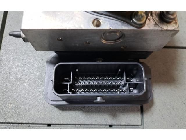 bontott SUZUKI SX4 S-Cross ABS Kocka