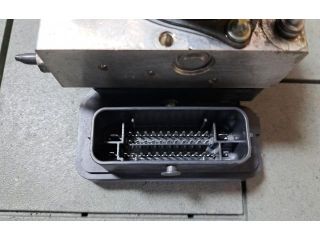 bontott SUZUKI SX4 S-Cross ABS Kocka