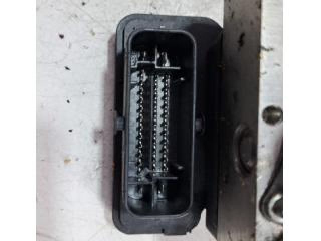 bontott SUZUKI SX4 S-Cross ABS Kocka