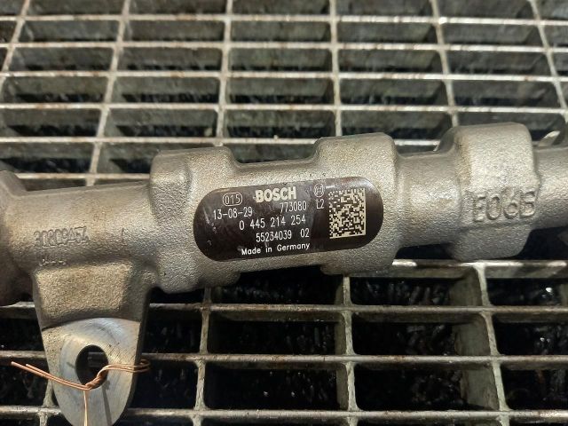 bontott SUZUKI SX4 S-Cross Közösnyomócső