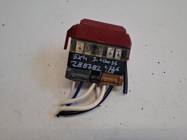 bontott SUZUKI SX4 S-Cross Akkumulátor Vezérlő Panel