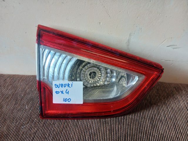 bontott SUZUKI SX4 S-Cross Bal Belső Hátsó Lámpa