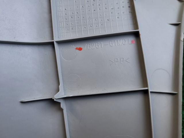 bontott SUZUKI SX4 S-Cross Bal C Oszlop Burkolat