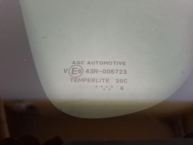 bontott SUZUKI SX4 S-Cross Bal C Oszlop Oldalablak Üveg