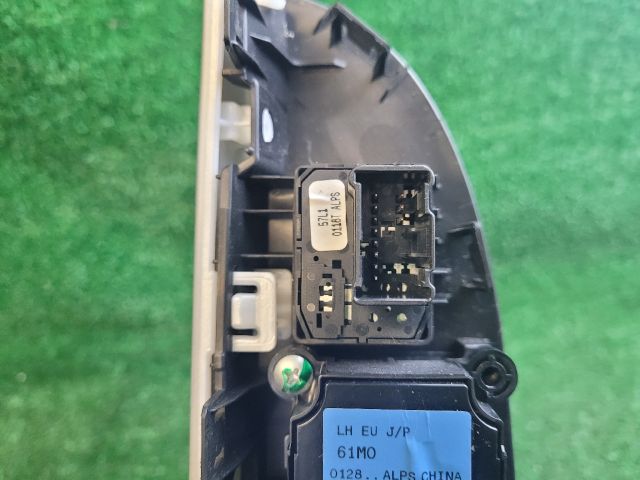 bontott SUZUKI SX4 S-Cross Bal első Ablakemelő Kapcsoló