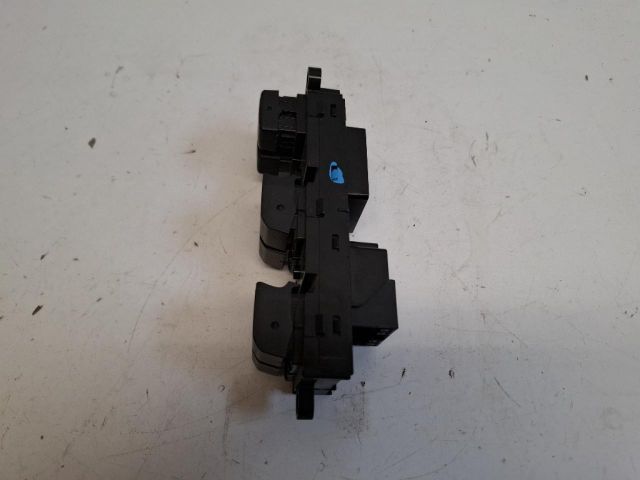 bontott SUZUKI SX4 S-Cross Bal első Ablakemelő Kapcsoló