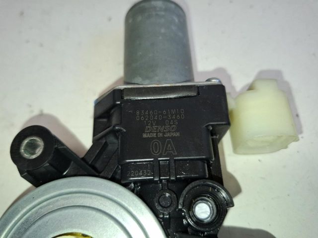 bontott SUZUKI SX4 S-Cross Bal első Ablakemelő Motor