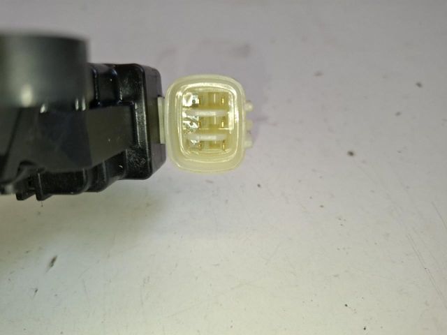 bontott SUZUKI SX4 S-Cross Bal első Ablakemelő Motor