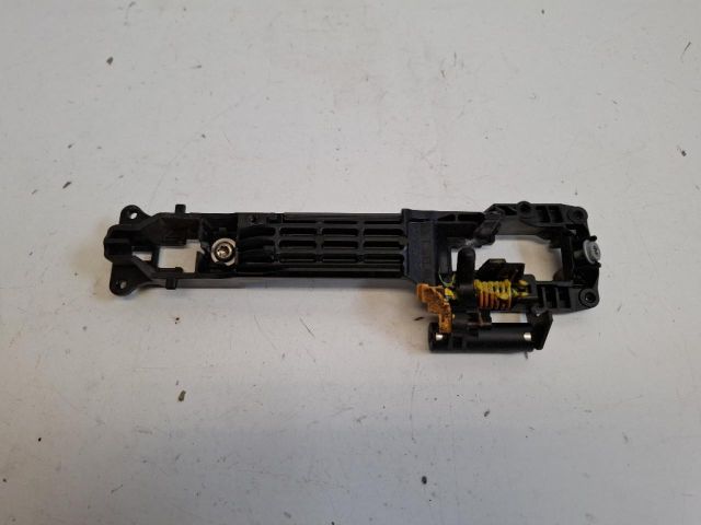 bontott SUZUKI SX4 S-Cross Bal első Külső Kilincsfészek