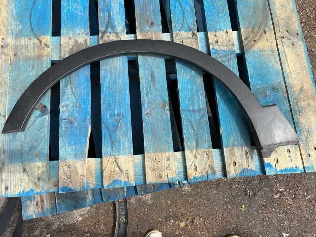 bontott SUZUKI SX4 S-Cross Bal első Sárvédő Díszléc