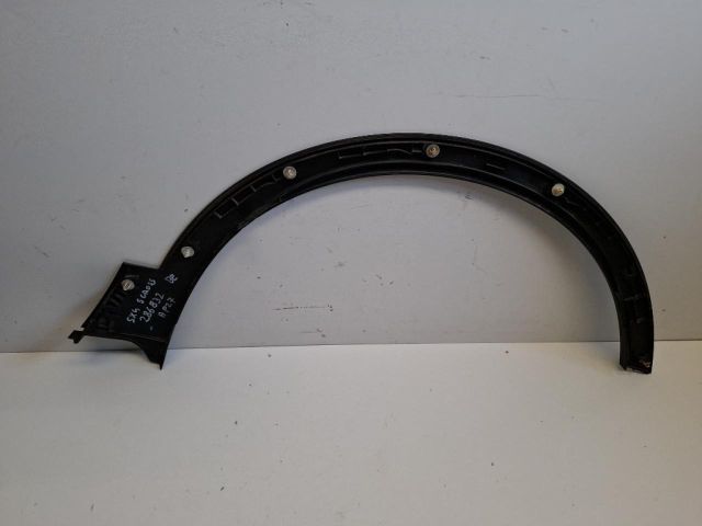 bontott SUZUKI SX4 S-Cross Bal első Sárvédő Szélesítő