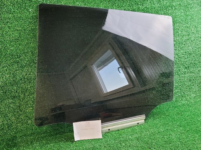 bontott SUZUKI SX4 S-Cross Bal hátsó Ablak