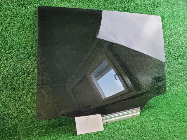 bontott SUZUKI SX4 S-Cross Bal hátsó Ablak