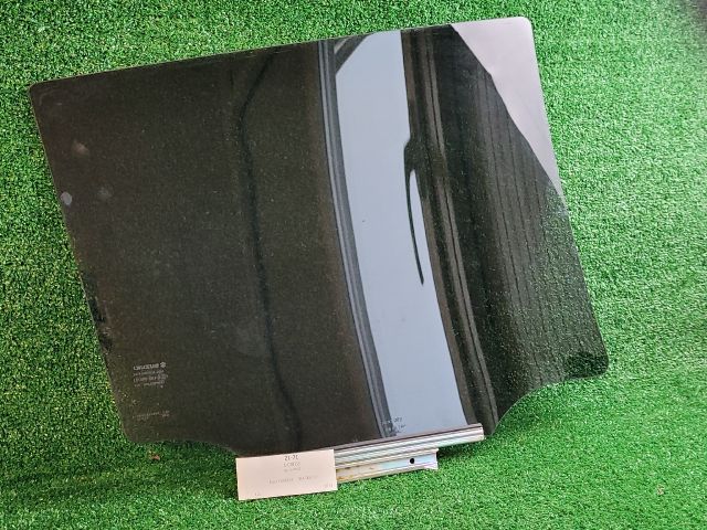 bontott SUZUKI SX4 S-Cross Bal hátsó Ablak