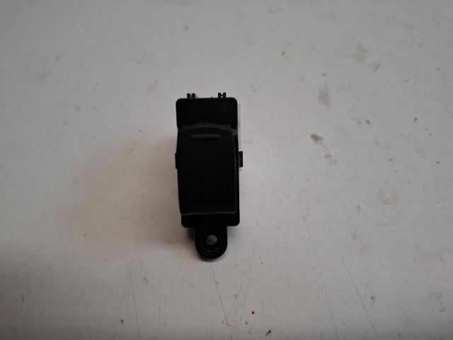 bontott SUZUKI SX4 S-Cross Bal hátsó Ablakemelő Kapcsoló