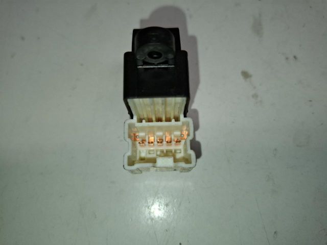 bontott SUZUKI SX4 S-Cross Bal hátsó Ablakemelő Kapcsoló