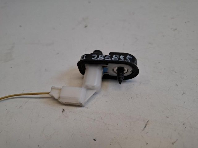 bontott SUZUKI SX4 S-Cross Bal hátsó Ajtó Kapcsoló