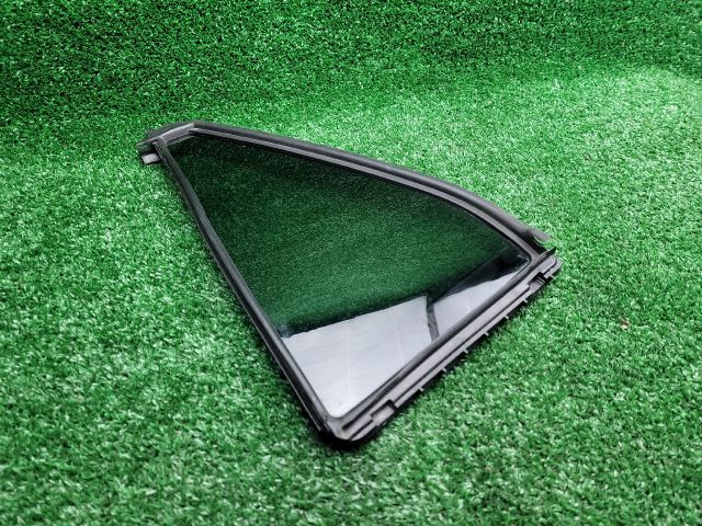 bontott SUZUKI SX4 S-Cross Bal hátsó Fixüveg (Ajtóban)