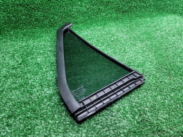 bontott SUZUKI SX4 S-Cross Bal hátsó Fixüveg (Ajtóban)